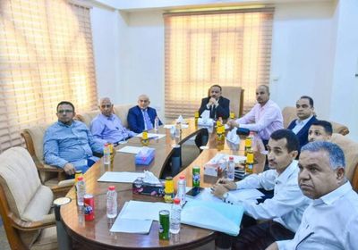 وزير النقل يتفقد أعمال هيئة الشؤون البحرية