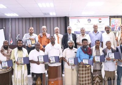 تكريم نقابتي العاملين بالكهرباء والمياه في ساحل حضرموت