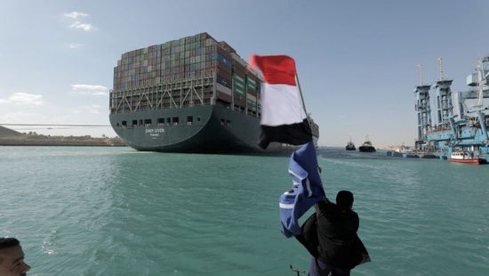 قناة السويس المصرية تستقبل 130 سفينة من الاتجاهين