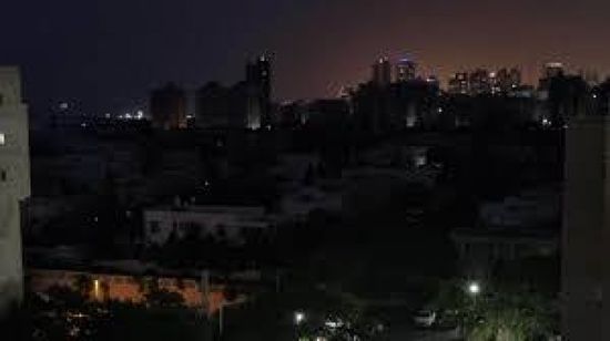 انقطاع الكهرباء عن 300 ألف منزل في إسرائيل