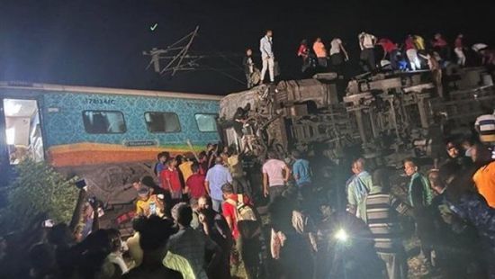 ارتفاع عدد ضحايا تصادم قطارين بالهند