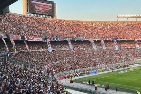 وفاة مشجع سقط من المدرجات بإحدى مباريات الدوري الأرجنتيني