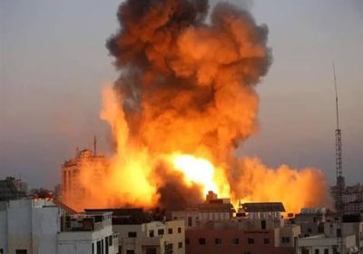 نشوب حريق ضخم قرب مدينة مشهد الإيرانية