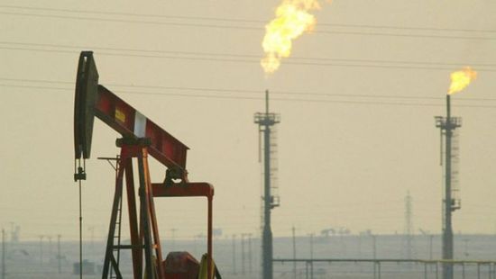 السعودية تخفض إنتاجها النفطي مليون برميل إضافي