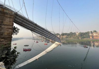 انهيار جسر بحري شهير بالهند للمرة الثانية