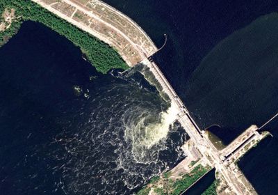 أوكرانيا وروسيا تتبادلان الاتهامات بشأن تفجير سد "نوفا كاخوفكا"