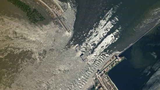 خبراء أمميون يصلون خيرسون لتقييم وضع تدمير محطة كاخوفسكايا