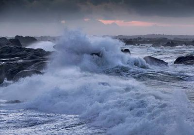 اضطراب البحر في محيط أرخبيل سقطرى