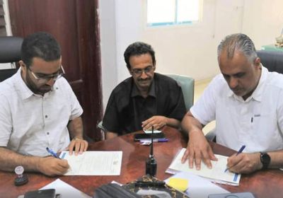 توقيع اتفاقية تنفيذ مشروع صيانة الشارع الرئيسي لمدينة الحبيلين