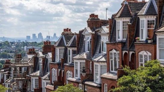 انخفاض أسعار المنازل في بريطانيا لأول مرة منذ 2012
