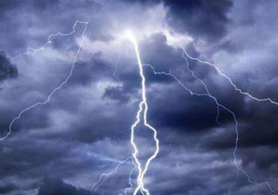 طقس متقلب مع توقعات بهطول أمطار رعدية متفرقة