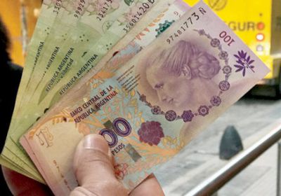 الأرجنتين تعلن جدولة ديونها المحلية بالبيزو