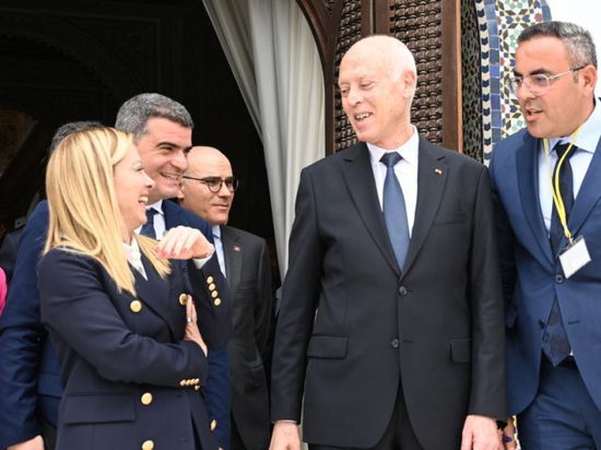 قادة دول أوروبية في تونس لبحث أزمة الهجرة