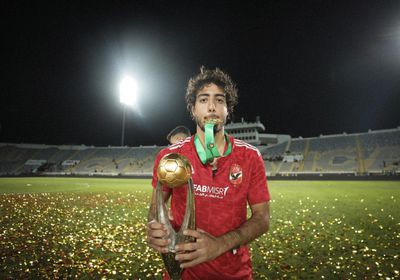 "احنا أبطال إفريقيا".. محمد هاني يحتفل بالتتويج بدوري أبطال إفريقيا