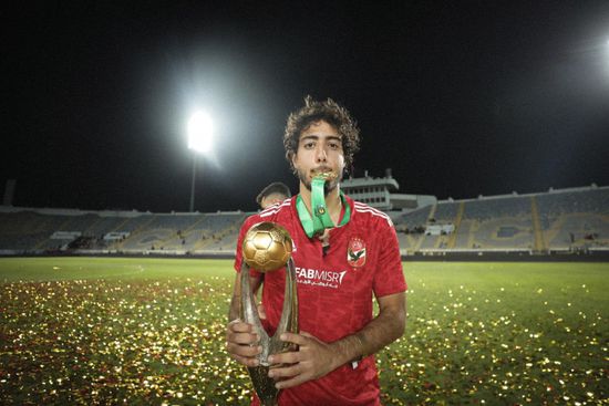 "احنا أبطال إفريقيا".. محمد هاني يحتفل بالتتويج بدوري أبطال إفريقيا