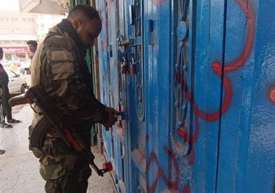 إغلاق 11 محلا تجاريا مخالفا لشروط الترخيص في بالمنصورة