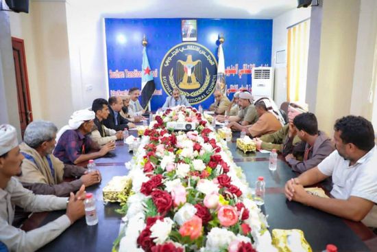 بن بريك يتلقى تصورا عن الأوضاع بالمنطقة الوسطى في أبين