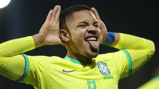 برشلونة ينهي اتفاقه مع الموهبة فيتور روكي