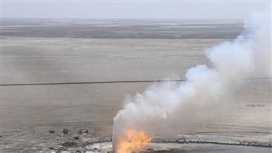 حريق في حقل صغير للنفط والغاز في قازاخستان