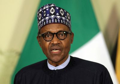 رئيس نيجيريا يعلق مهام رئيس هيئة مكافحة الفساد