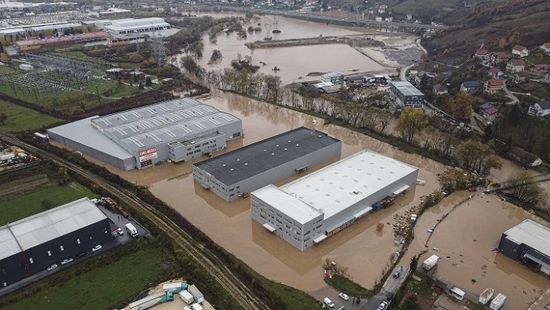 أمطار غزيرة تؤدي لإجلاء سكان بصربيا والبوسنة