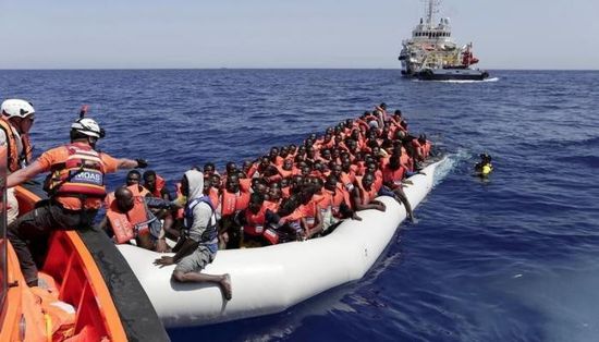 منظمة خيرية إسبانية تنقذ 117 مهاجرًا أبحروا من ليبيا