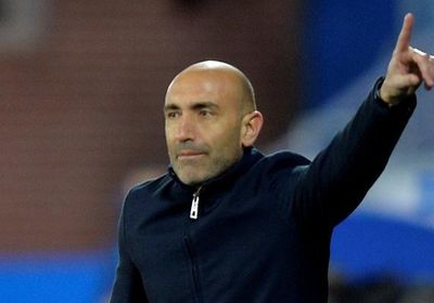 مدرب ألافيس يتغنى بعدالة كرة القدم بعد العودة لدوري الأضواء