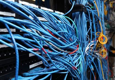 إسرائيل تمد كابل ألياف ضوئية بين أوروبا وآسيا