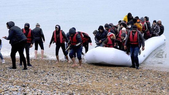 10 آلاف مهاجر عبروا قناة المانش إلى بريطانيا