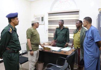 مدير شرطة ساحل حضرموت يتفقد إدارة البحث الجنائي