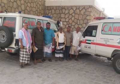 "خليفة الإنسانية" تدعم مستشفى عزان العام بسيارتي إسعاف