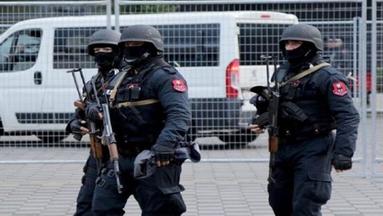 الشرطة الألبانية تداهم مدينة يسكنها معارضون إيرانيون