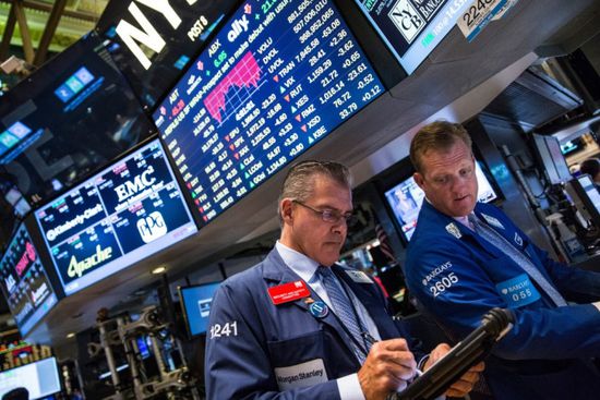 هبوط مؤشرات الأسهم الأمريكية