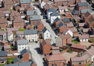 ارتفاع تكاليف الإسكان يهدد الملاك في بريطانيا