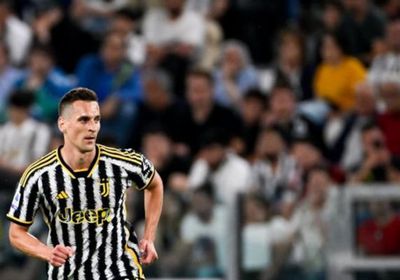 يوفنتوس الإيطالي يعلن التعاقد رسميا مع أركاديوش ميليك