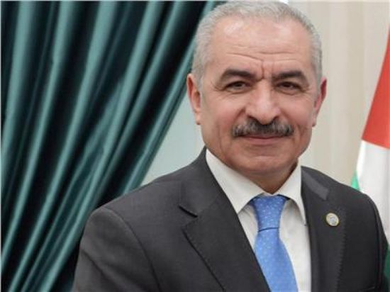 اشتية يطلع وفدًا من جامعة الدول العربية على انتهاكات الاحتلال