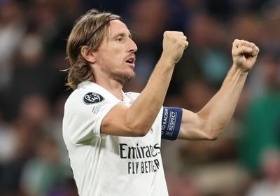 ريال مدريد يعلن تمديد عقد مودريتش لموسم إضافي