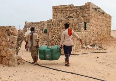 توزيع عشرات الحقائب الإيوائية في حديبو بسقطرى