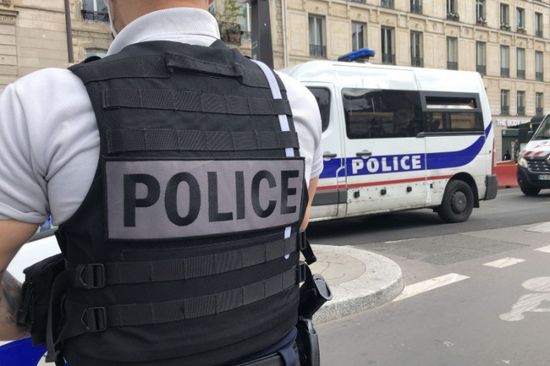 مقتل شاب على يد شرطي فرنسي يثير ضجة