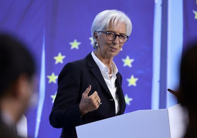 المركزي الأوروبي يستبعد الوصول لذروة أسعار الفائدة