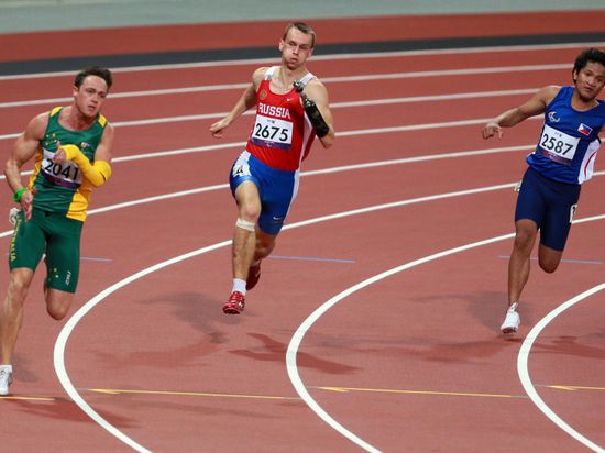 هوبس أول نيوزيلندية تتأهل لسباق 100 متر