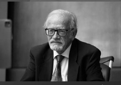 قرقاش يشكر جهود الراحل بيتر هيلير