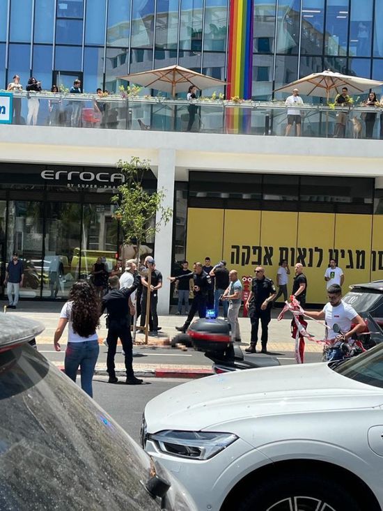 تقارير: الشرطة الإسرائيلية قتلت منفذ عملية الدهس في شمال تل أبيب