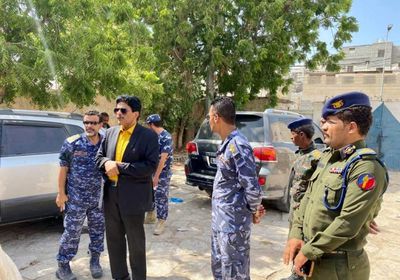 مأمور المكلا يتفقد مراكز الأمن بفوة وباعبود والديس