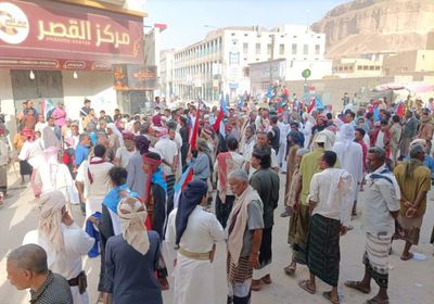 الجماهير تحتشد في القطن استعدادا لفعالية يوم الأرض
