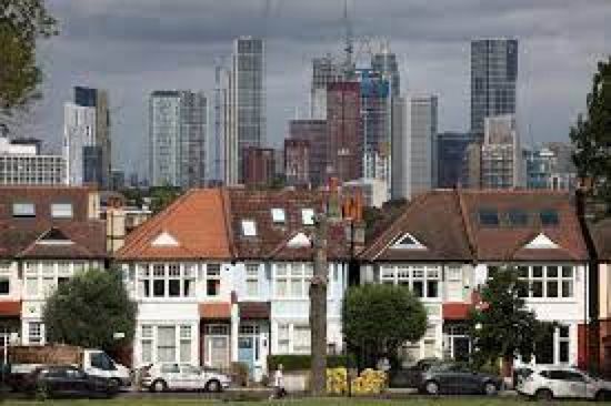 أسعار المنازل البريطانية تسجل أكبر تراجع سنوي منذ 2011