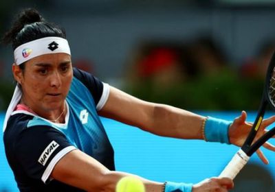 التونسية أُنس تنتفض لتهزم أندريسكو