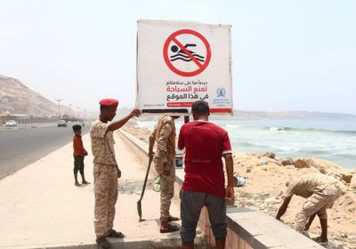 خفر سواحل حضرموت يوعي بخطر البحر قبل موسم البلدة