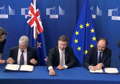 الاتحاد الأوروبي يوقع اتفاقية تجارة حرة مع نيوزيلندا