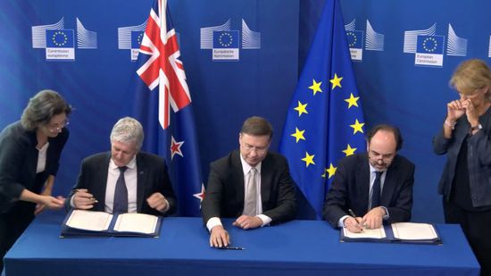 الاتحاد الأوروبي يوقع اتفاقية تجارة حرة مع نيوزيلندا